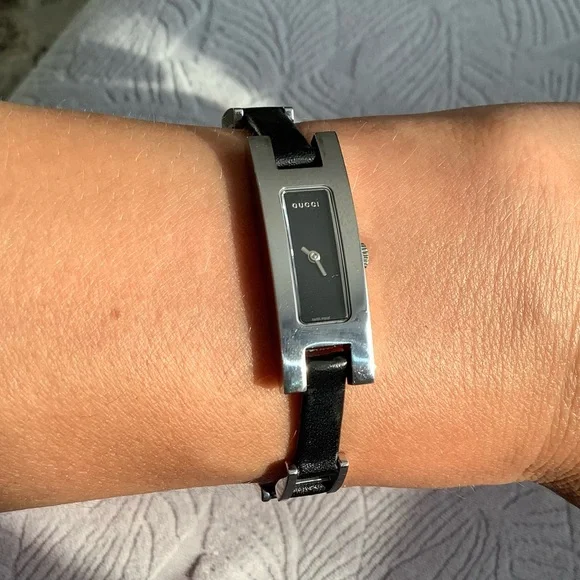 CUTE 💖ATTRACTIVE ❤️SEXY 🔥GUCCI watch 🔥